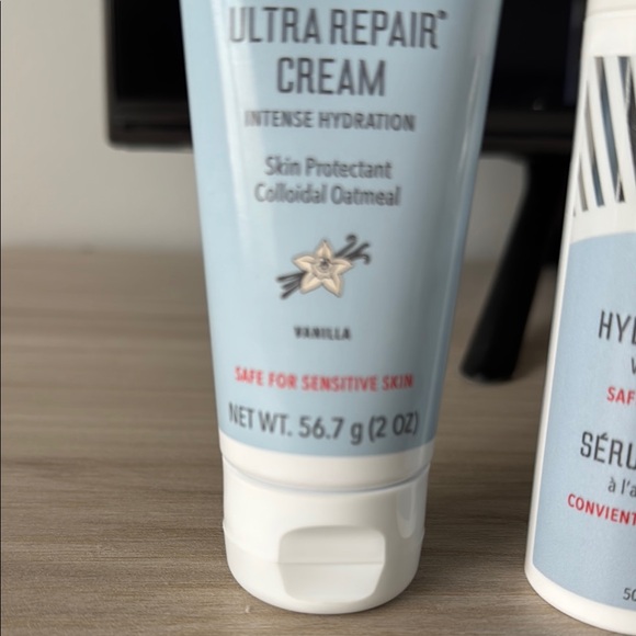 First Aid Beauty serum and crème - Picture 2 of 6